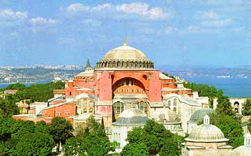 Haghia Sophia, Imperial Palace Chapel, Byzantium, 6th century, exterior, from http://www.geocities.com/Athens/Oracle/7823/